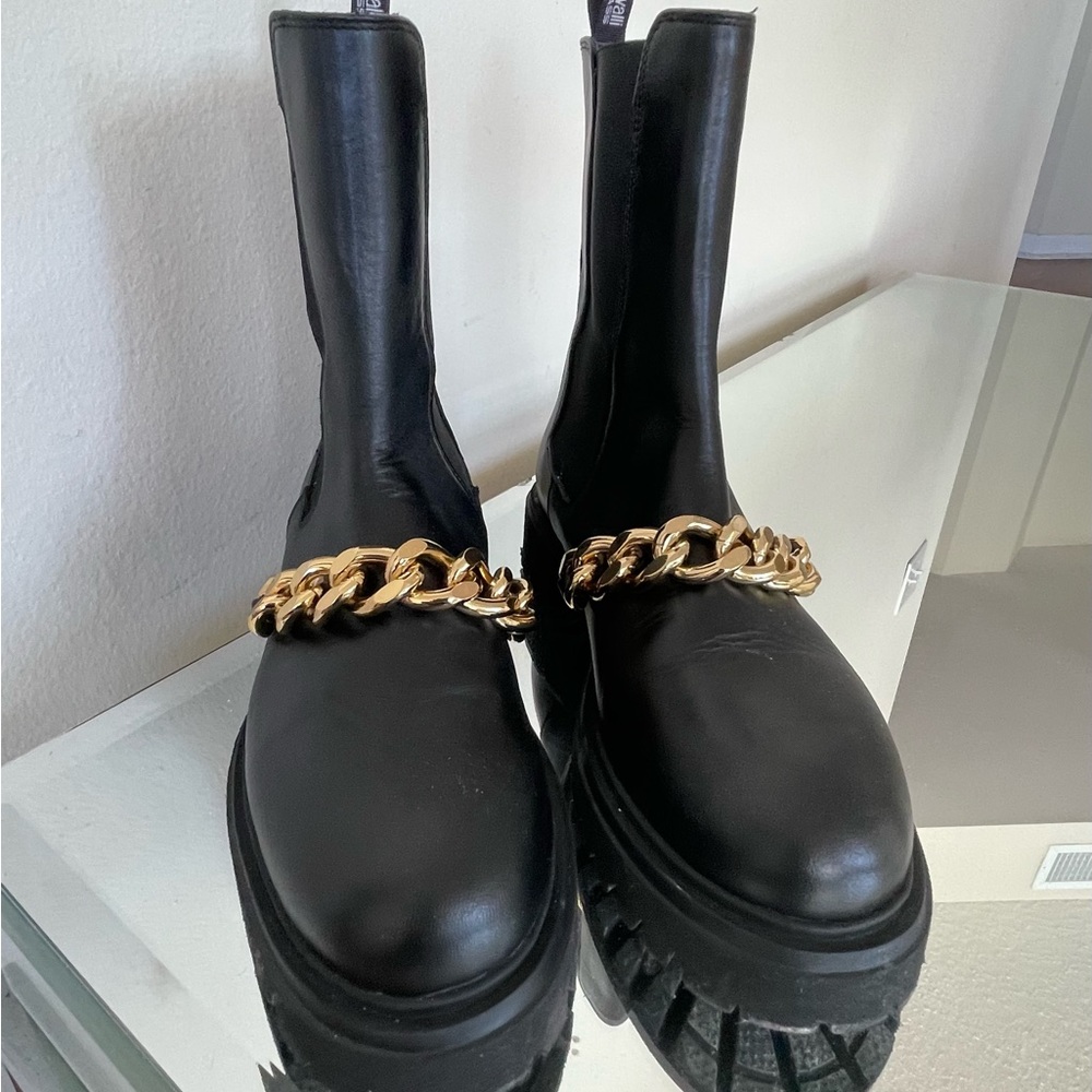 Cavalli Class Chain Trim Leather Chelsea Boots